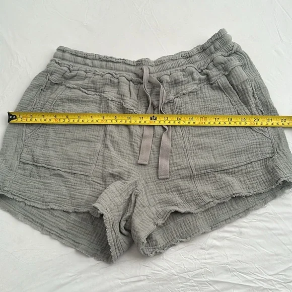 Melissa Nepton sage green casual shorts